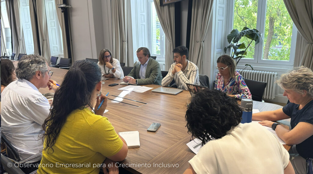 taller empresa inmigracion